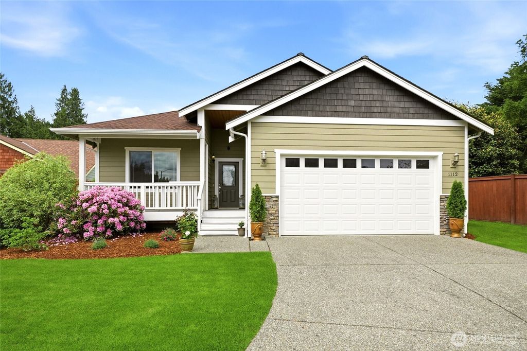 Photo of 1112 grant Place, Snohomish, WA 98290 (MLS # 2521711)