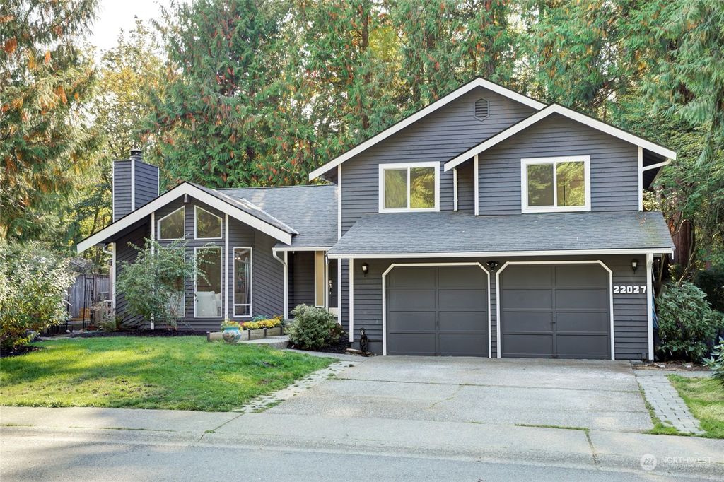 Photo of 22027 NE 13th Place, Sammamish, WA 98074 (MLS # 2165233)