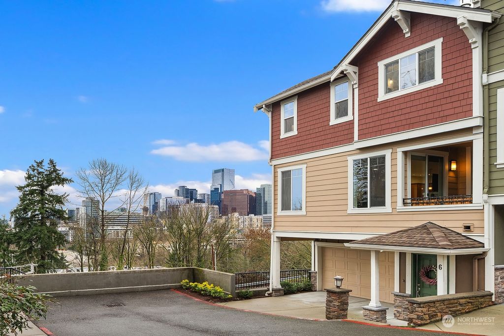 Photo of 105 118th Avenue SE #6, Bellevue, WA 98005 (MLS # 2191953)