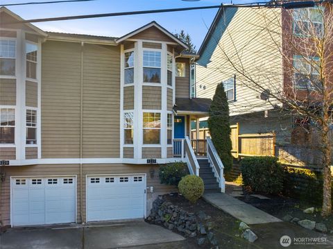 Photo of 1227 NE 135th St St, Seattle, WA 98125 (MLS # 2470058)