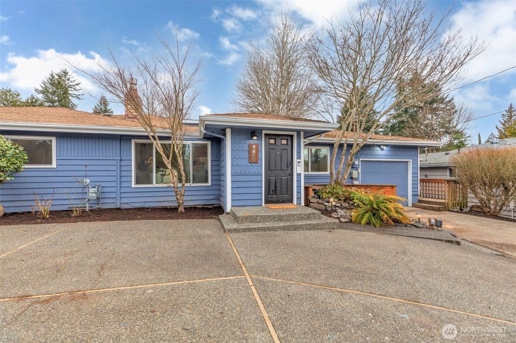 Photo of 5550 NE 195th Street, Kenmore, WA 98028 (MLS # 2333519)