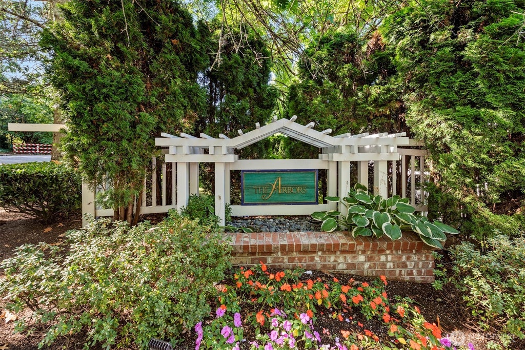 Photo of 1805 134th Avenue SE #10, Bellevue, WA 98005 (MLS # 2580499)