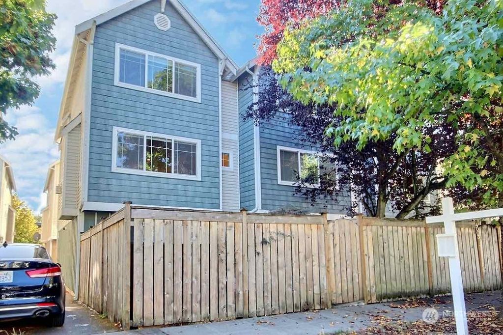 Photo of 4005 S Chicago Street, Seattle, WA 98118 (MLS # 2006962)