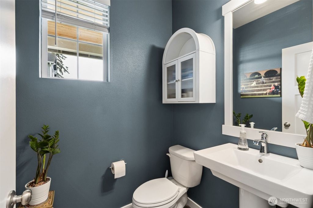 Photo of 9128 127th Street Ct E, Puyallup, WA 98373 (MLS # 2515615)