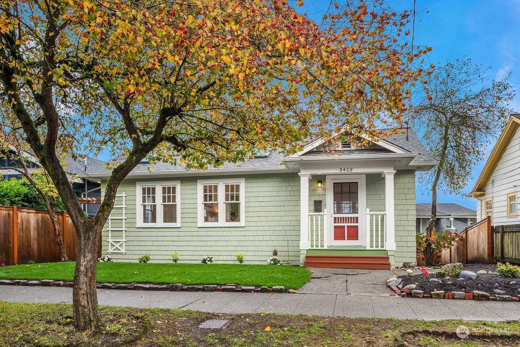 Photo of 5408 21st Avenue NE, Seattle, WA 98105 (MLS # 2310715)