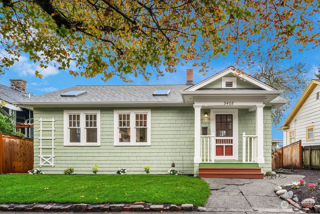 Photo of 5408 21st Avenue NE, Seattle, WA 98105 (MLS # 2310715)