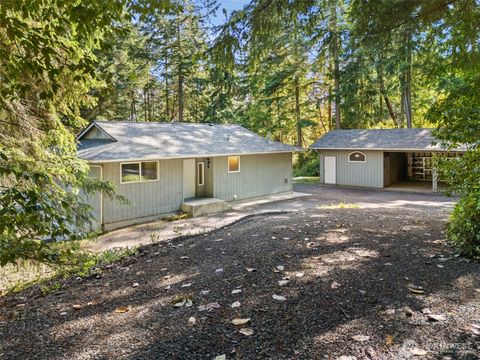 Photo of 305 Blueberry Hill Road, Port Ludlow, WA 98365 (MLS # 2525254)