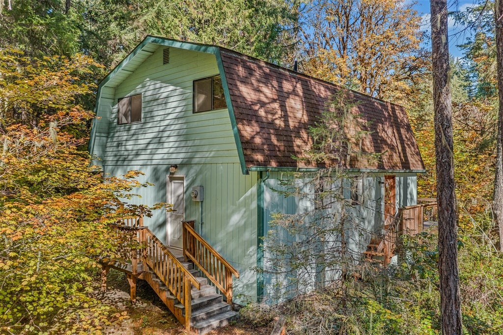 Photo of 241 N Lakeview Drive, Hoodsport, WA 98548 (MLS # 2593459)