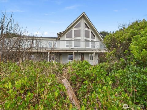 50 Diamond Drive Pacific Beach WA 98571