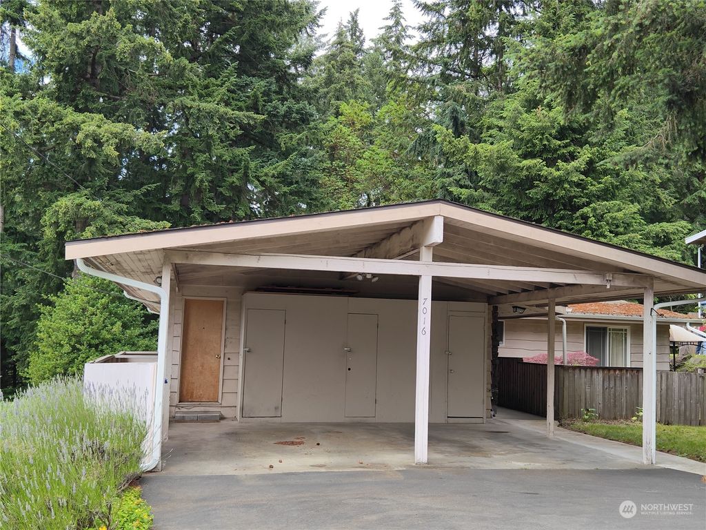 Photo of 7016 NE 155th Place, Kenmore, WA 98028 (MLS # 2183130)