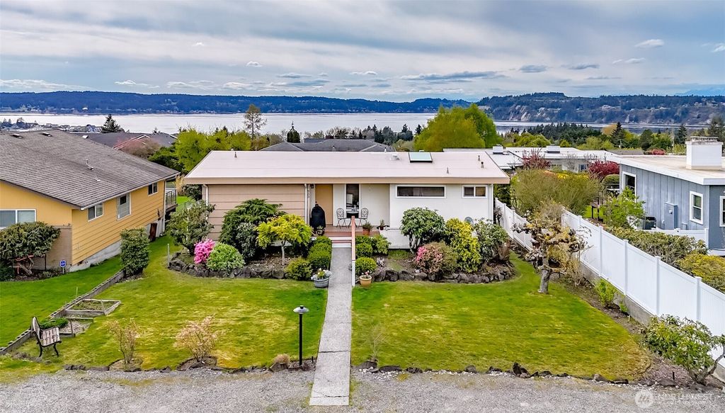 Photo of 953 S Mountain View Avenue, Tacoma, WA 98465 (MLS # 2503297)