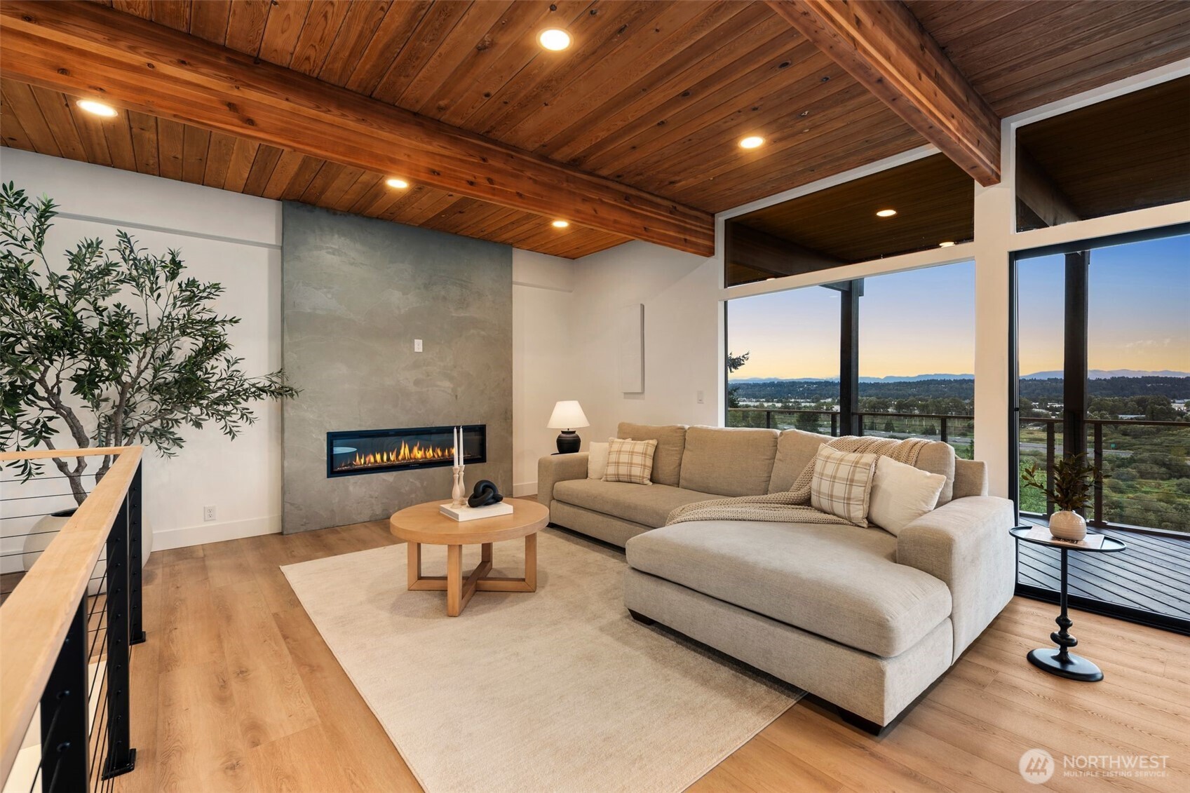 212 Hi Crest Drive