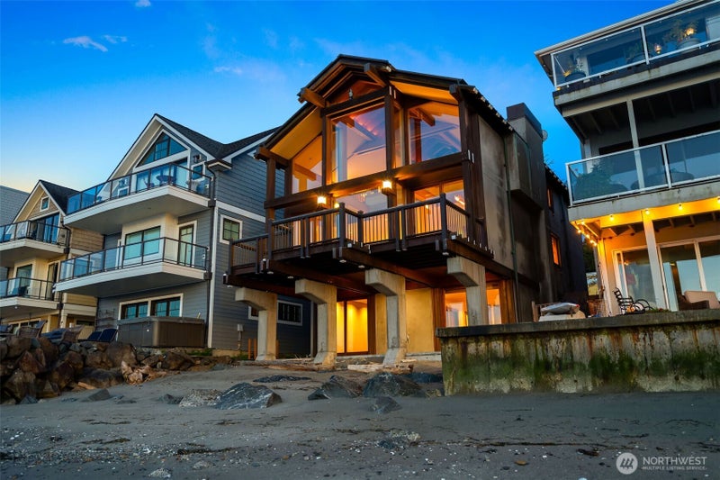3103 Alki Avenue SW