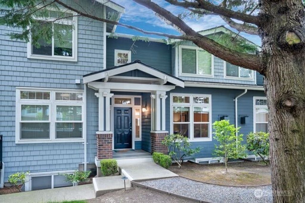 Photo of 8904 123rd Lane NE #8904, Kirkland, WA 98033 (MLS # 2515264)
