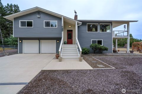 Photo of 912 36th Lane, Seaview, WA 98644 (MLS # 2369741)