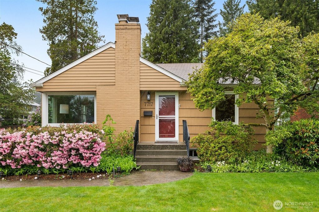 Photo of 7717 33rd Avenue NE, Seattle, WA 98115 (MLS # 2324112)