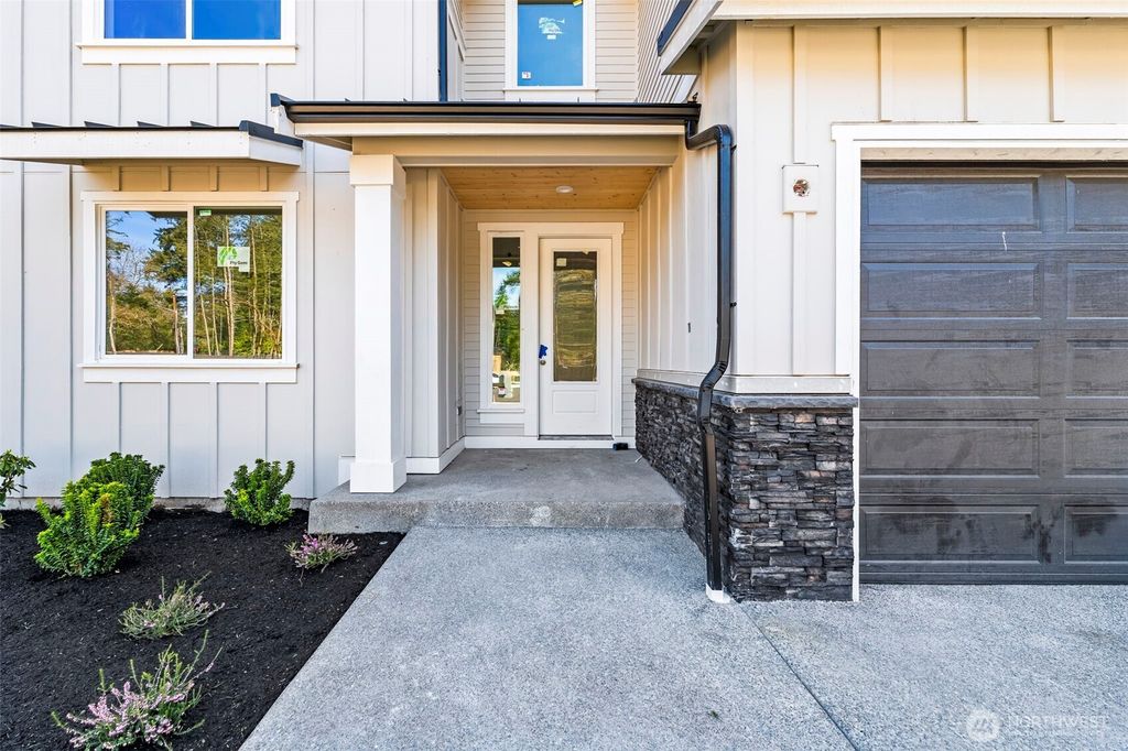 Photo of 11241 79th Avenue Ct SW, Lakewood, WA 98498 (MLS # 2504104)