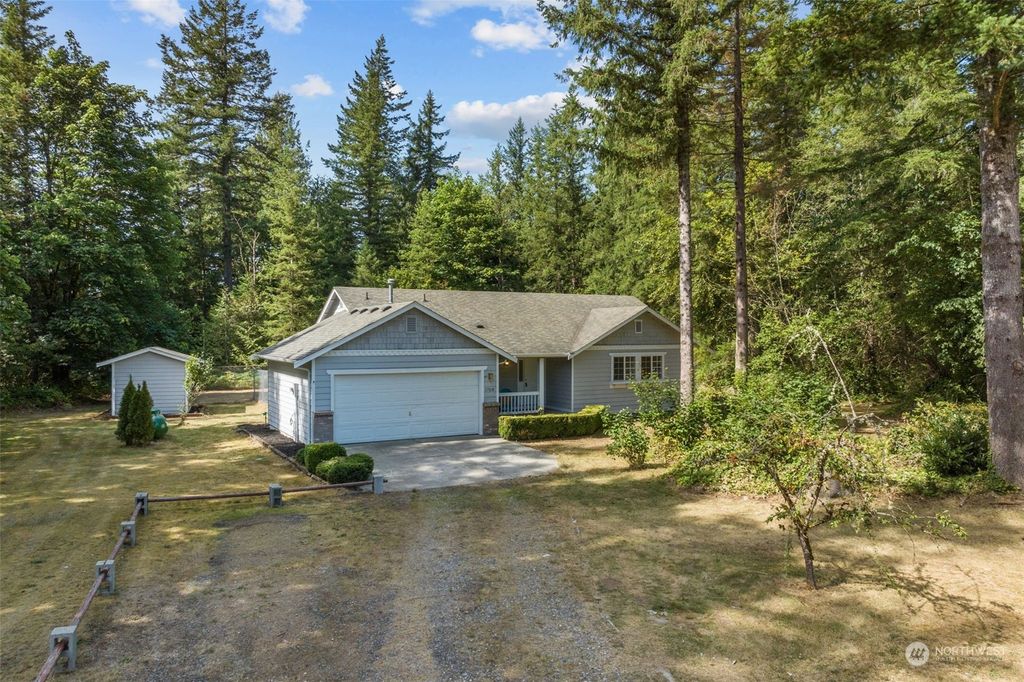 Photo of 17018 424th Drive SE, Gold Bar, WA 98251 (MLS # 2140709)