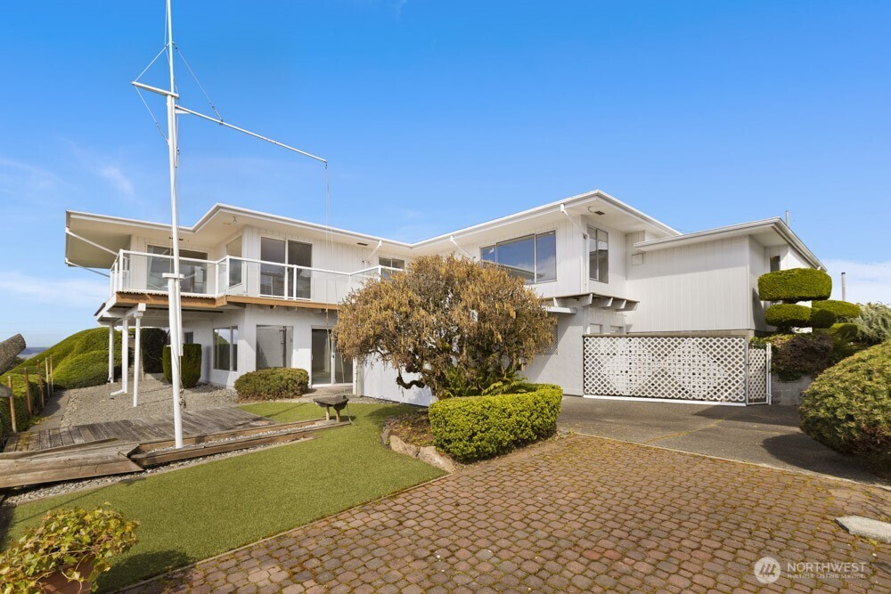 1242 Browns Point Boulevard