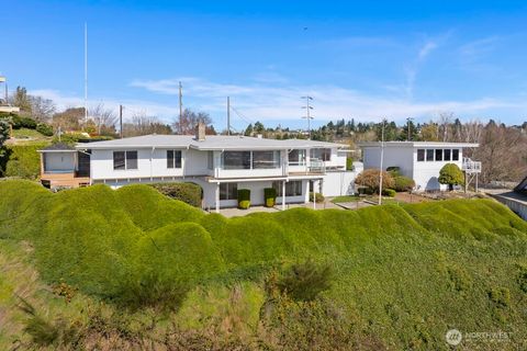 Photo of 1242 /1244 Browns Point Boulevard, Tacoma, WA 98422 (MLS # 2500492)