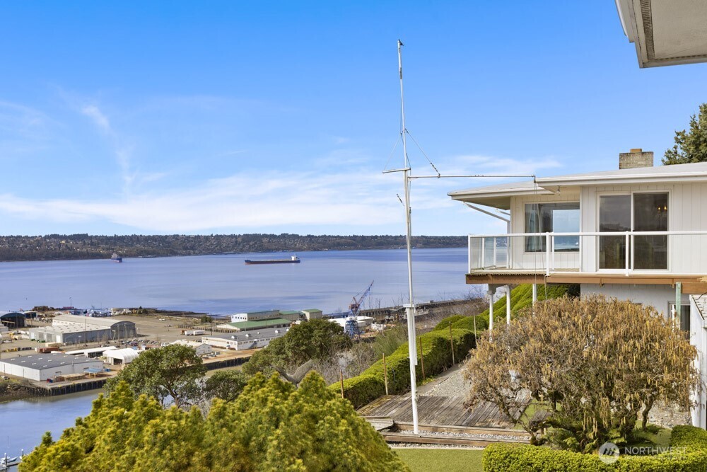 1242 Browns Point Boulevard