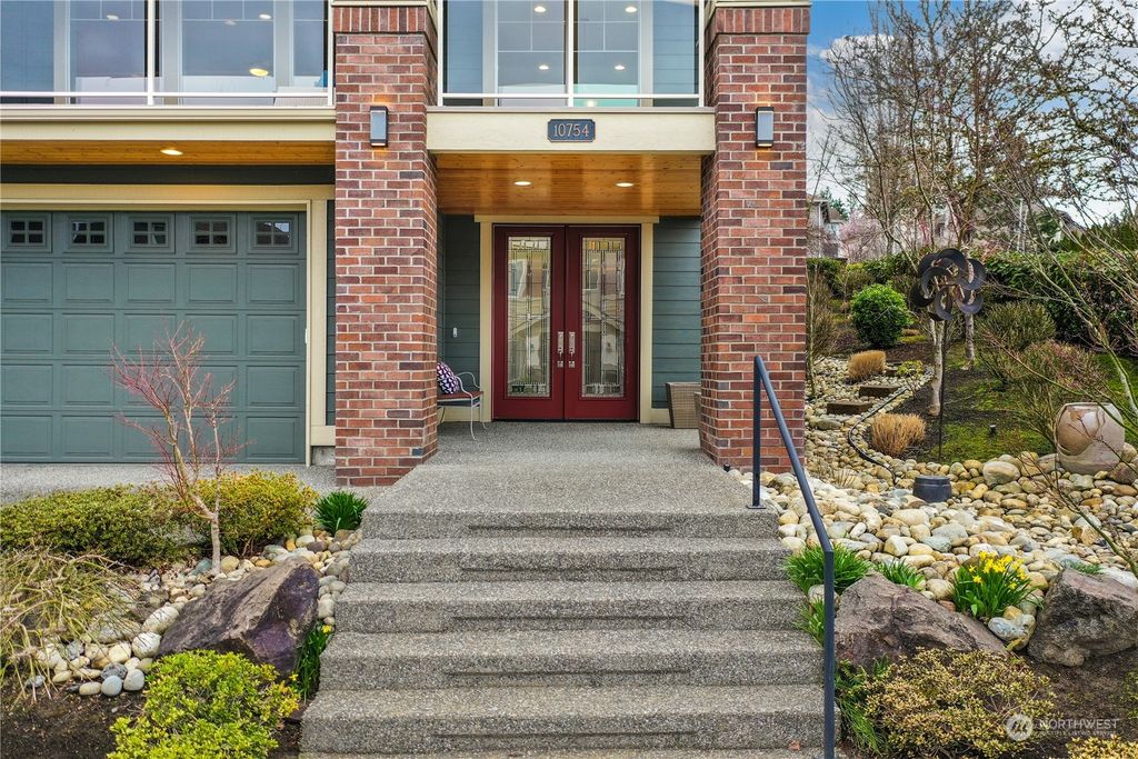 Photo of 10754 155th Place NE, Redmond, WA 98052 (MLS # 2202353)
