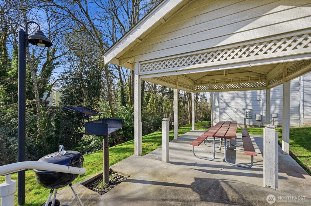 Photo of 975 NE Aberdeen Ave Ave #F308, Renton, WA 98056 (MLS # 2498077)