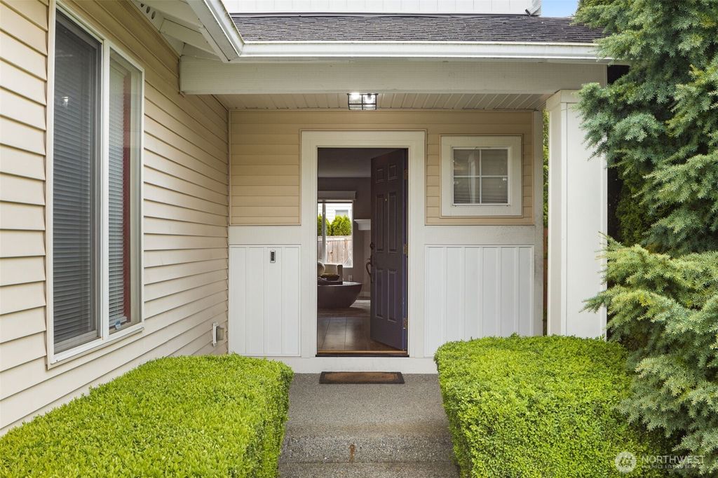 Photo of 116 Ferndale Avenue SE, Renton, WA 98056 (MLS # 2378313)