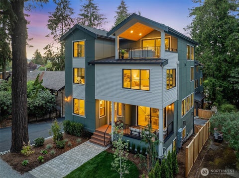 Photo of 1218 NE 103rd Street, Seattle, WA 98125 (MLS # 2579259)