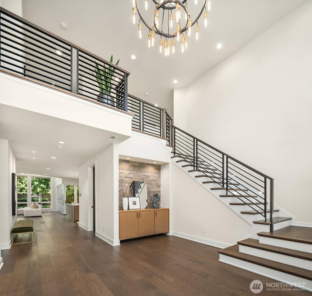Photo of 10856 NE 12th Street, Bellevue, WA 98004 (MLS # 2562906)