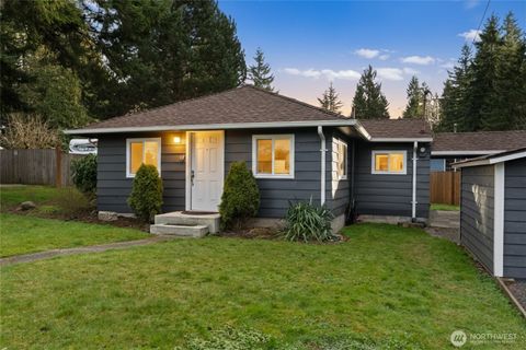 Photo of 112 Barbara Lane, Everett, WA 98203 (MLS # 2478437)