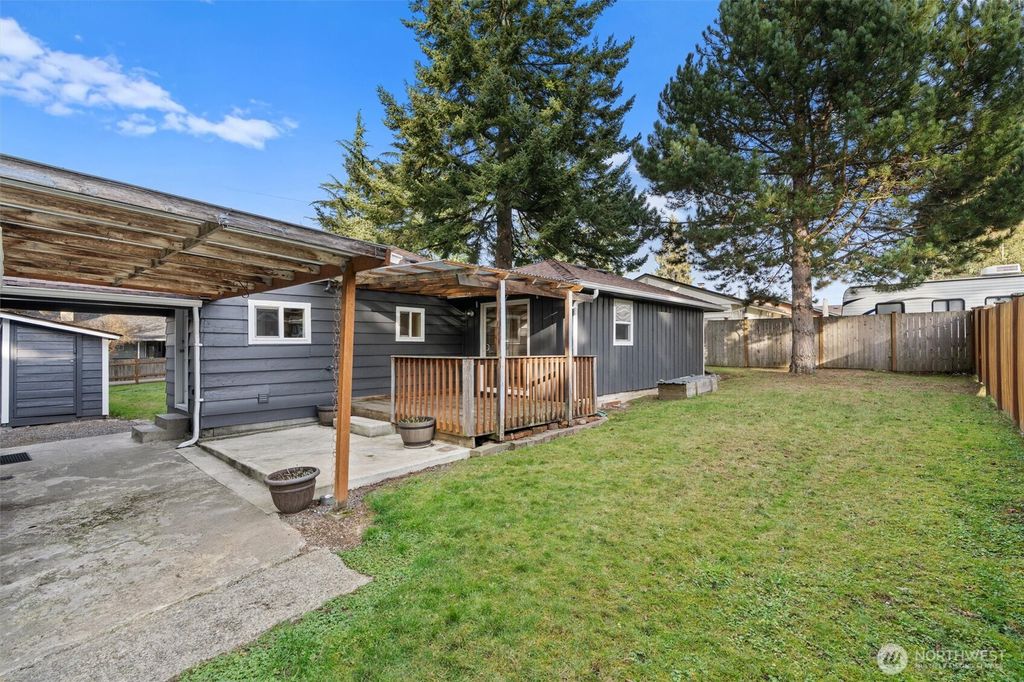 Photo of 112 Barbara Lane, Everett, WA 98203 (MLS # 2478437)