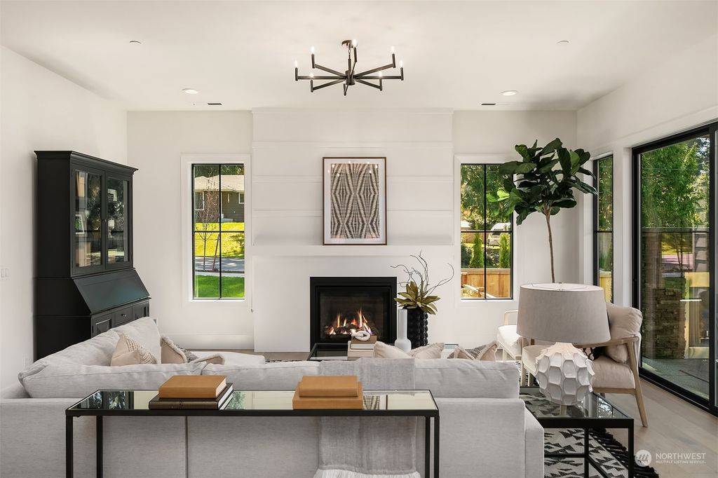 Photo of 12408 NE 72nd Street, Kirkland, WA 98033 (MLS # 2230618)