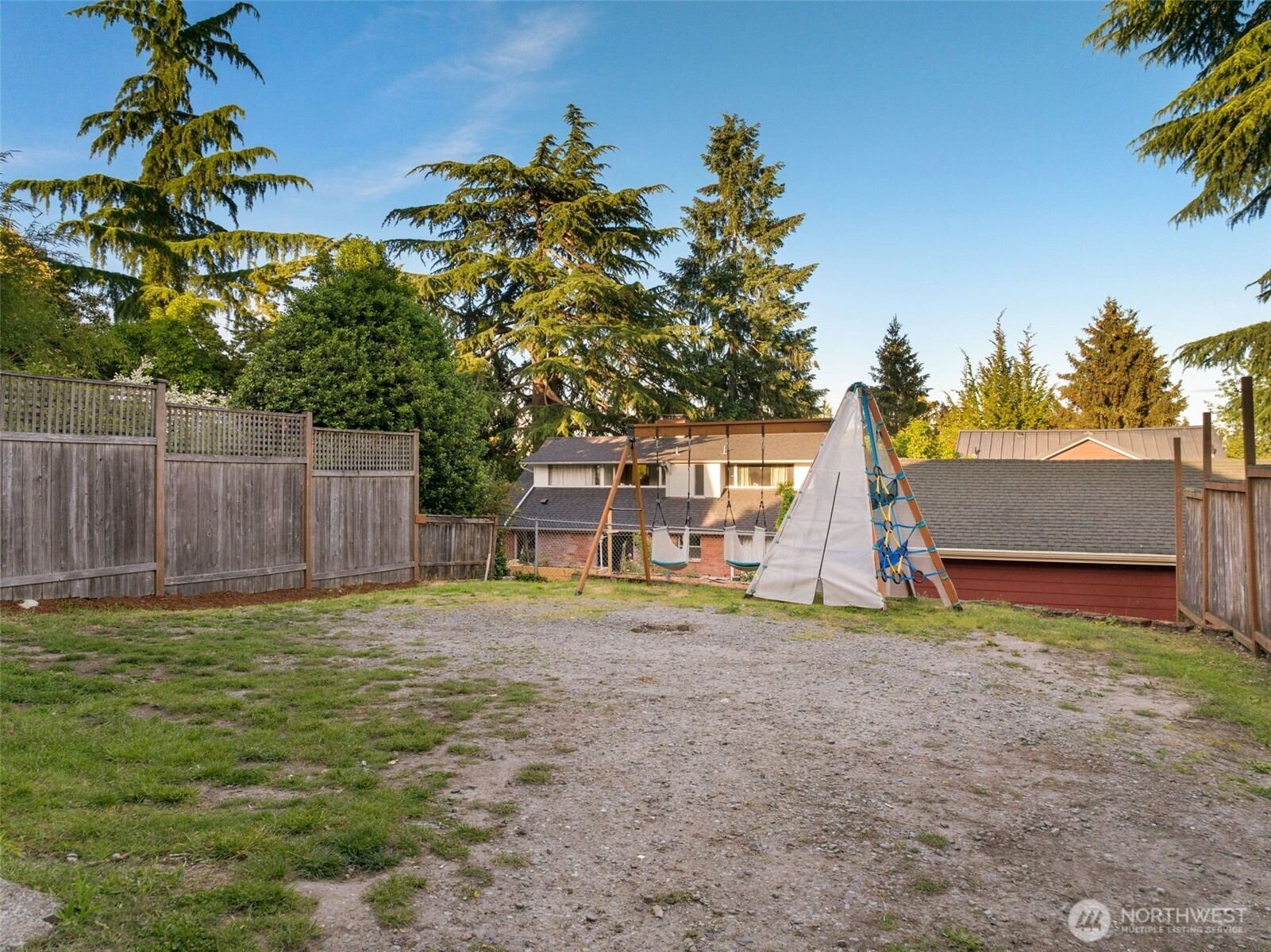5704 35th Ave NE