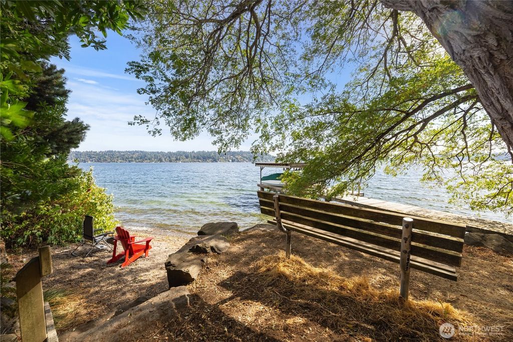 Photo of 5615 S Willow St St, Seattle, WA 98118 (MLS # 2441655)