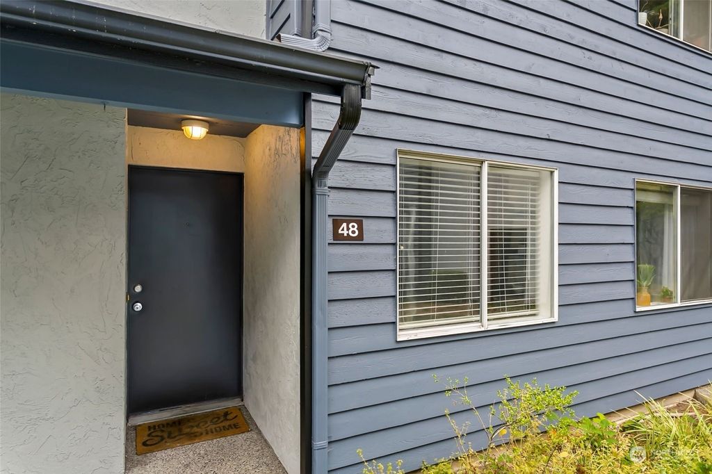 Photo of 160 Newport Way NW #F48, Issaquah, WA 98027 (MLS # 2160812)