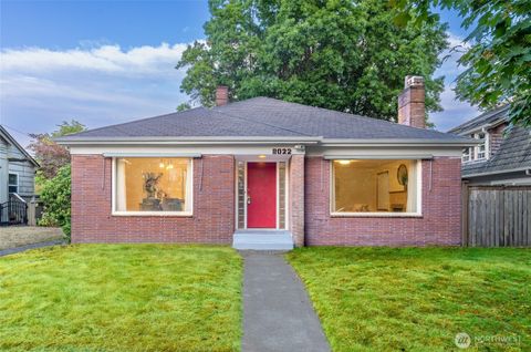8022 18th Avenue NE Seattle WA 98115