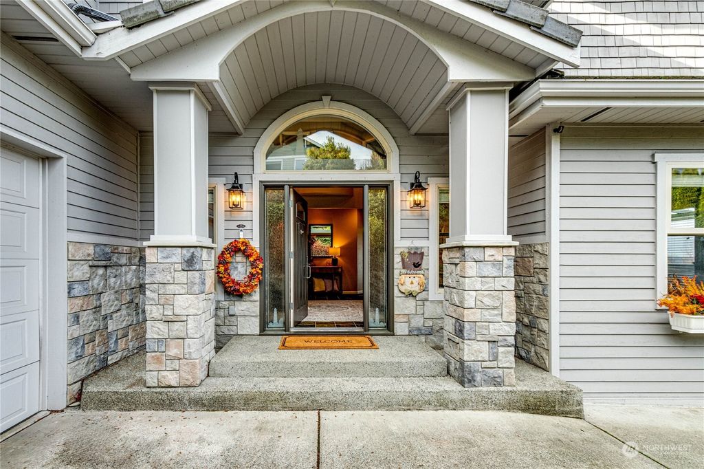 Photo of 701 Washington Avenue, Mukilteo, WA 98275 (MLS # 2312289)