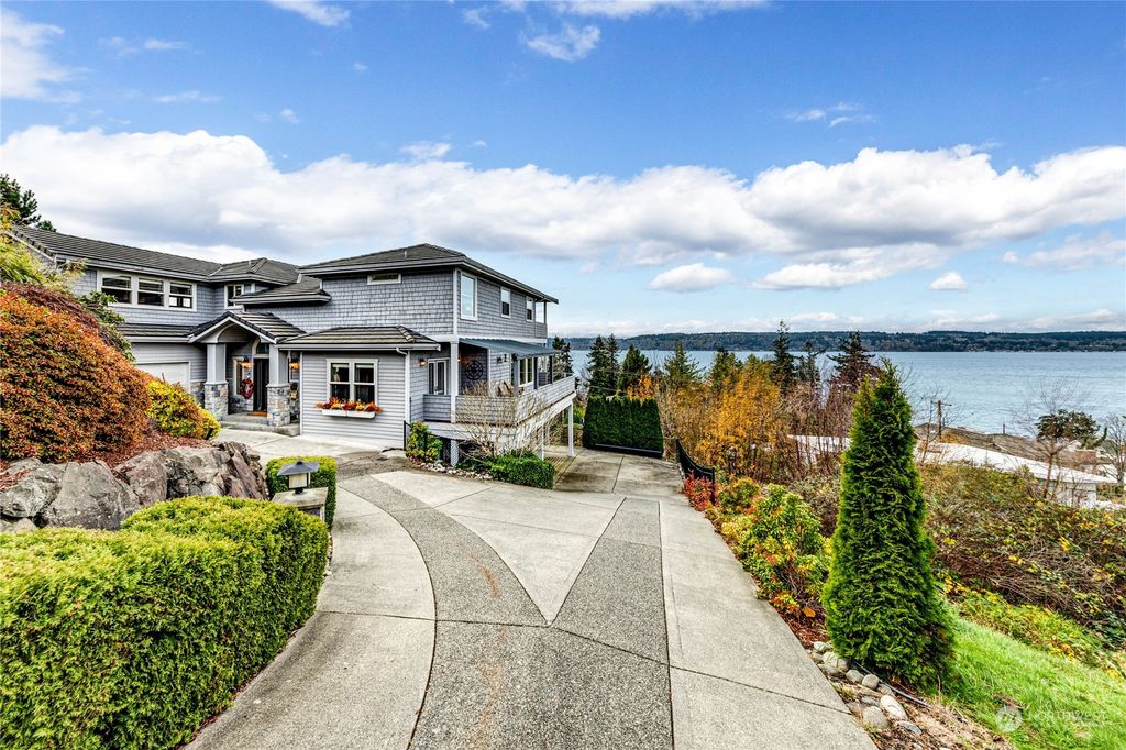 Photo of 701 Washington Avenue, Mukilteo, WA 98275 (MLS # 2312289)