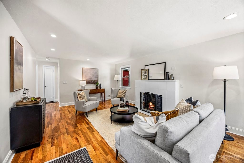 Photo of 3321 35th Avenue S, Seattle, WA 98144 (MLS # 2503054)