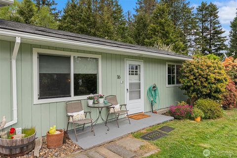 Photo of 16 Harrison Street, South Bend, WA 98586 (MLS # 2467313)