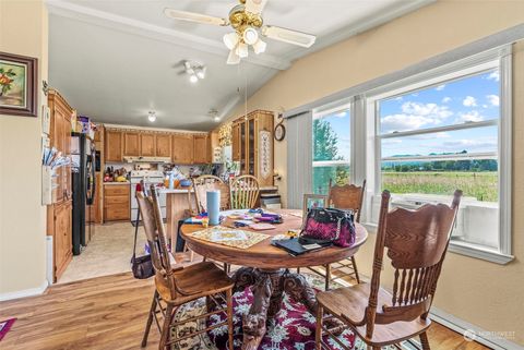 A home in Cathlamet