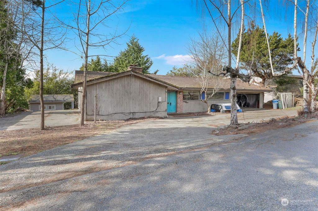 Photo of 2425 66th Avenue SE, Mercer Island, WA 98040 (MLS # 2037461)