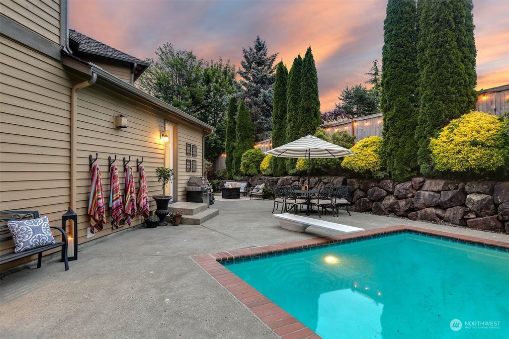 listing image 9366083362357867724