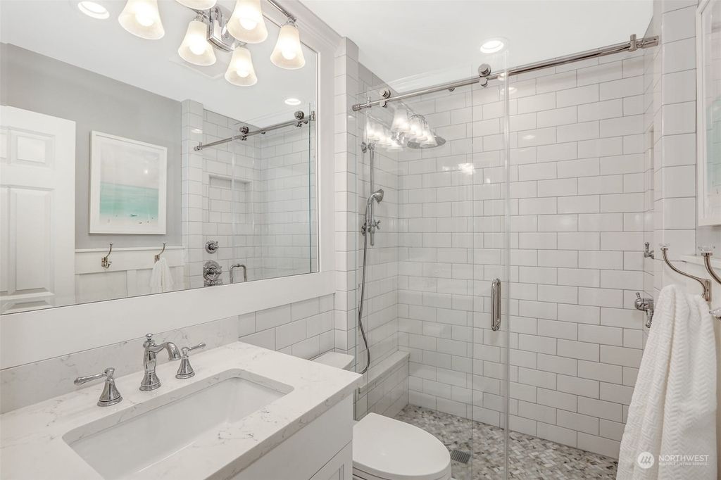 listing image 9366502133645875079