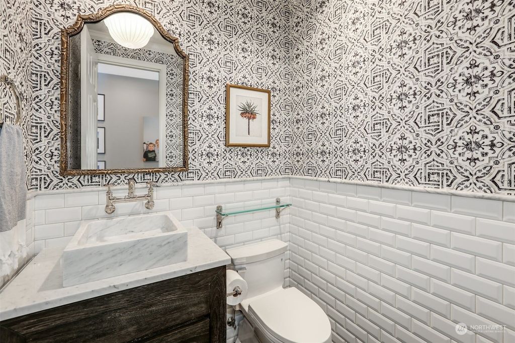 listing image 9364123873119803318