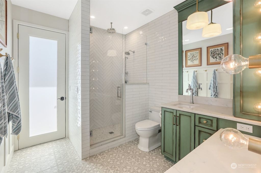 listing image 9366093318294990260