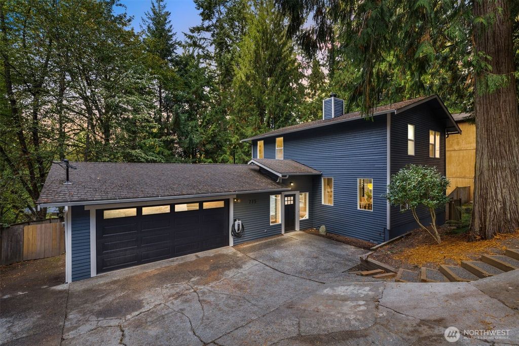 Photo of 775 Highwood Drive SW, Issaquah, WA 98027 (MLS # 2447398)