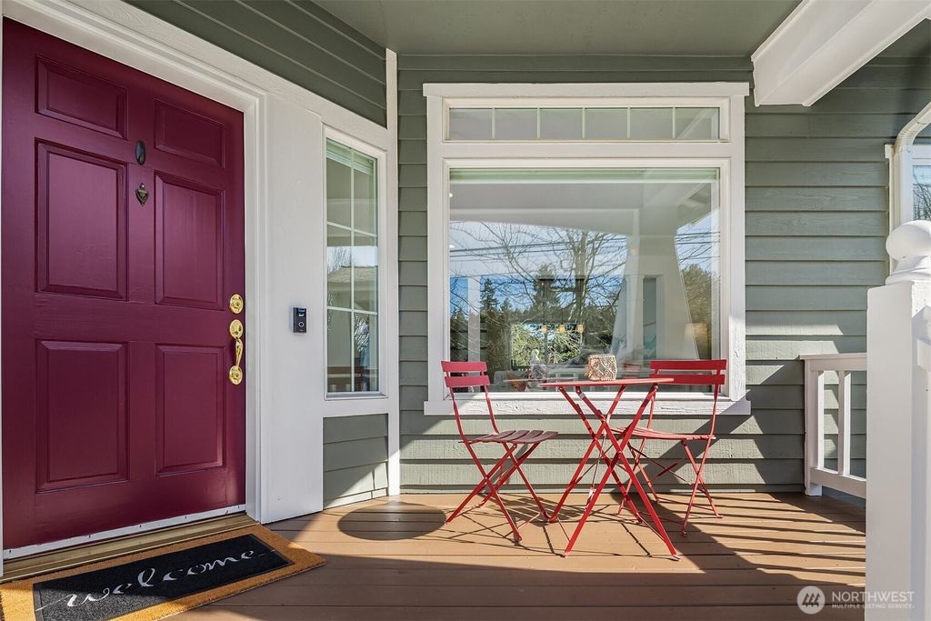 Photo of 10024 124th Avenue NE, Kirkland, WA 98033 (MLS # 2487661)