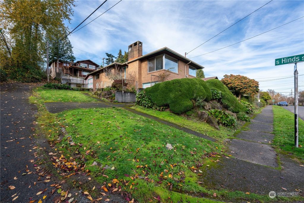 Photo of 3327 25th Avenue S, Seattle, WA 98144 (MLS # 2209780)